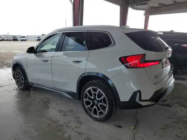 WBX73EF00R5Y38137 2024 BMW X1 - Image 2
