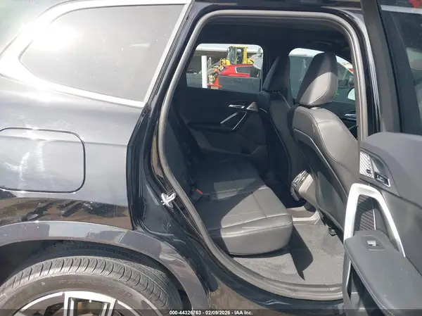 WBX73EF00S5138138 2025 BMW X1 - Image 8