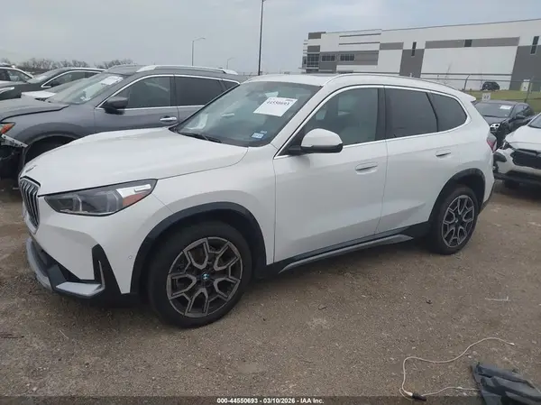 WBX73EF00S5167686 2025 BMW X1 - Image 2