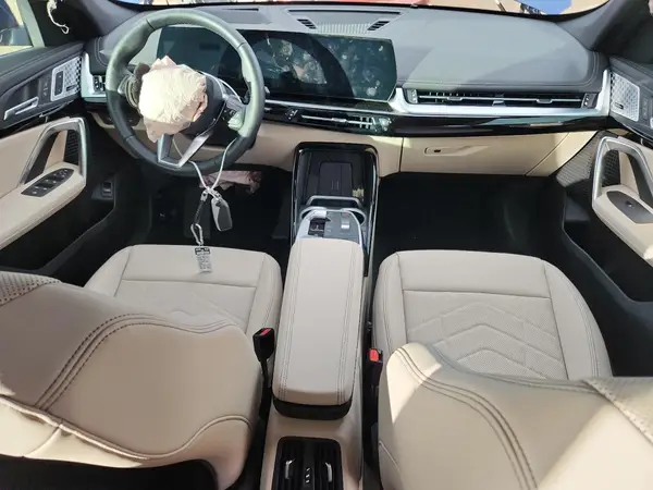 WBX73EF01S5367377 2025 BMW X1 - Image 8