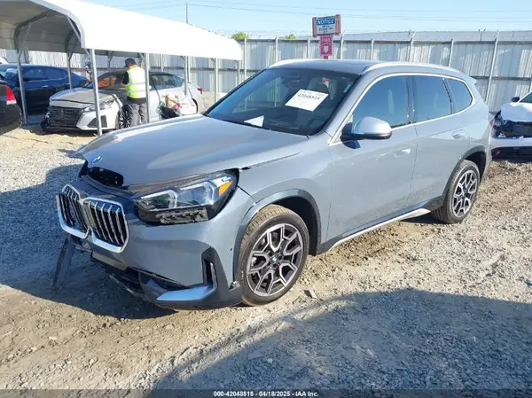 WBX73EF02R5Y30881 2024 BMW X1 - Image 2
