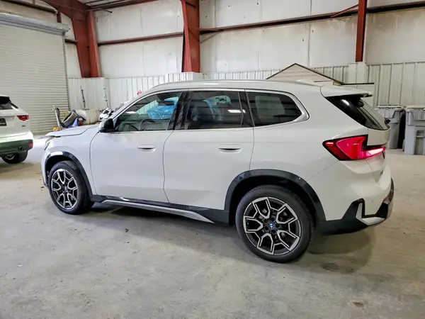WBX73EF02R5Y35126 2024 BMW X1 - Image 2