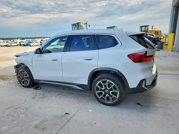 WBX73EF02R5Y50256 2024 BMW X1 - Image 2