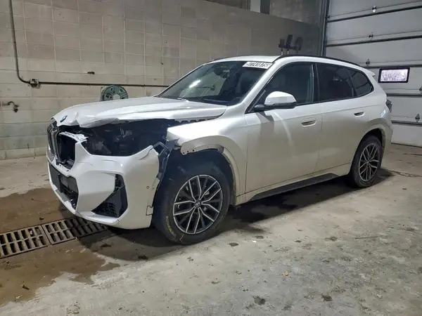 WBX73EF02S5370868 2025 BMW X1 - Image 1