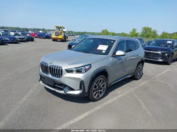 WBX73EF03P5Y24844 2023 BMW X1 - Image 2