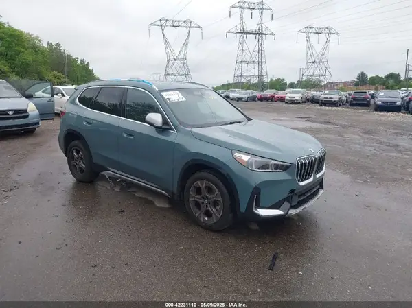 WBX73EF03R5Y60469 2024 BMW X1 - Image 1
