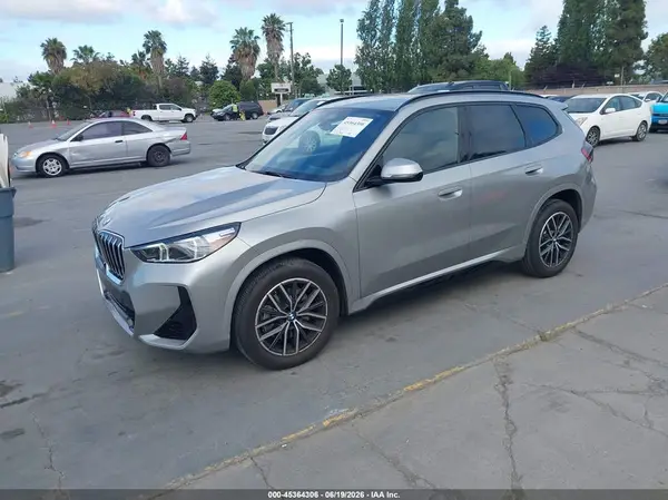 WBX73EF03R5Y67258 2024 BMW X1 - Image 2