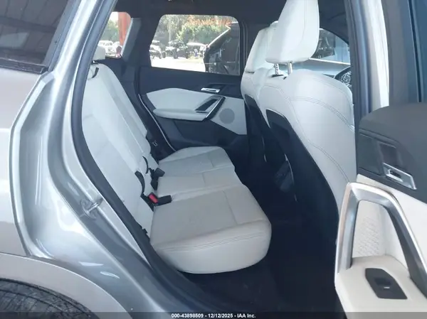 WBX73EF03T5463545 2026 BMW X1 - Image 8