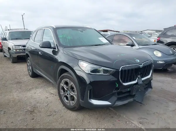 WBX73EF04P5W37659 2023 BMW X1 - Image 1
