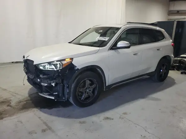 WBX73EF04R5Z25409 2024 BMW X1 - Image 1