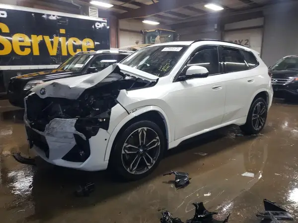 WBX73EF04R5Z35728 2024 BMW X1 - Image 1