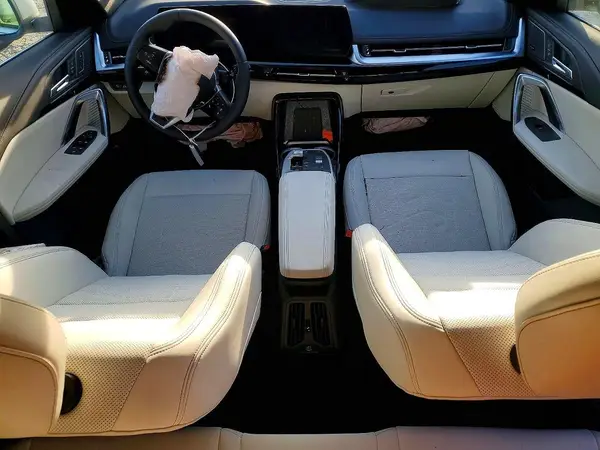 WBX73EF04T5482640 2026 BMW X1 - Image 8