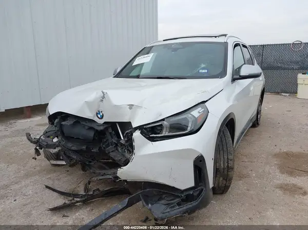 WBX73EF05R5Y87768 2024 BMW X1 - Image 2