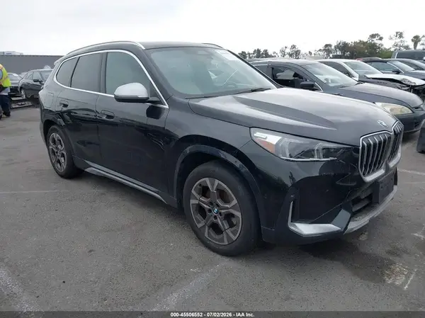 WBX73EF06R5Z19725 2024 BMW X1 - Image 1