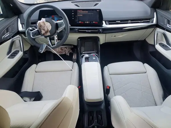 WBX73EF06T5469162 2026 BMW X1 - Image 8