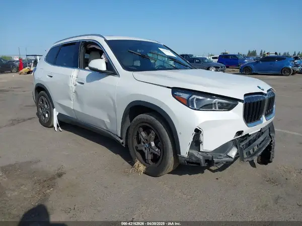 WBX73EF08P5X21175 2023 BMW X1 - Image 1