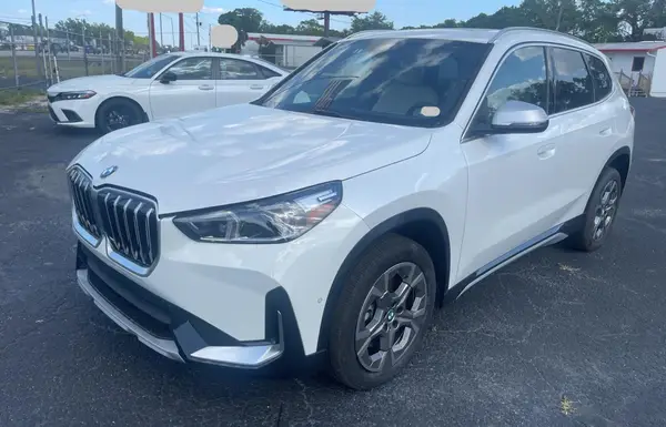 WBX73EF08R5Y89451 2024 BMW X1 - Image 2