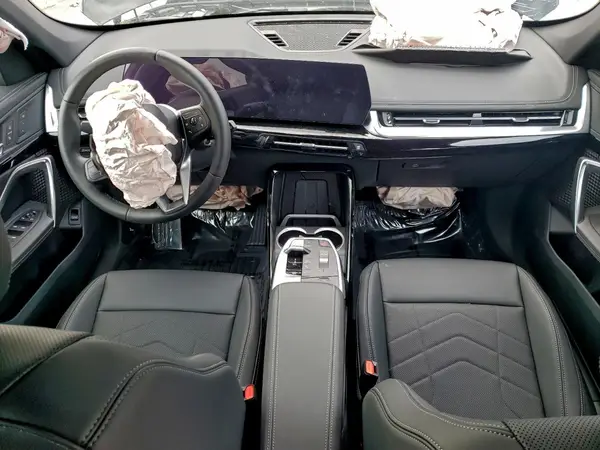 WBX73EF08T5401834 2026 BMW X1 - Image 8
