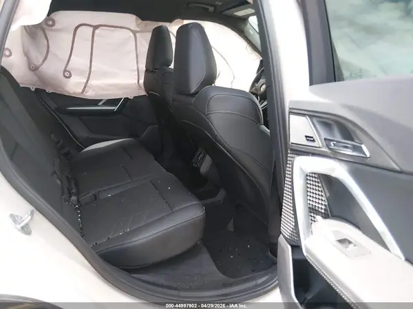 WBX73EF08T5560384 2026 BMW X1 - Image 8