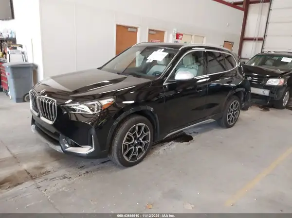 WBX73EF09P5X72572 2023 BMW X1 - Image 2