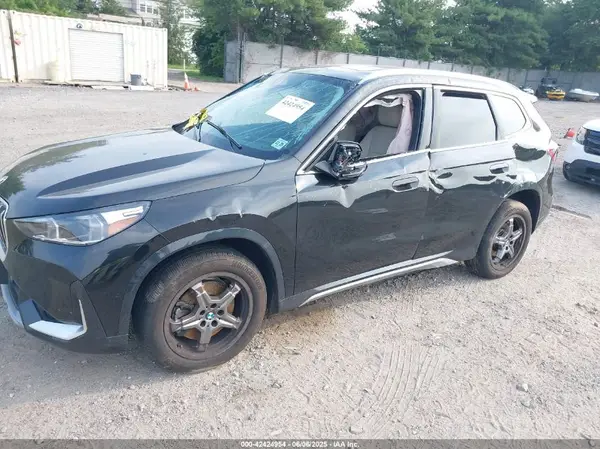 WBX73EF09R5Y57804 2024 BMW X1 - Image 2
