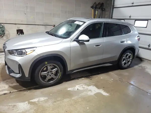 WBX73EF09R5Z44957 2024 BMW X1 - Image 1
