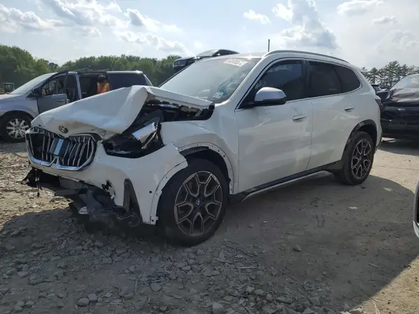 WBX73EF09R5Z74394 2024 BMW X1 - Image 1