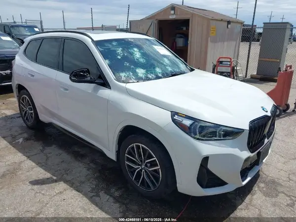 WBX73EF0XP5W71945 2023 BMW X1 - Image 1