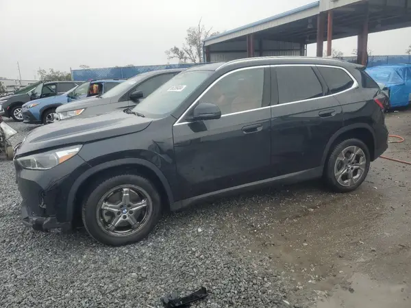 WBX73EF0XP5W82637 2023 BMW X1 - Image 1