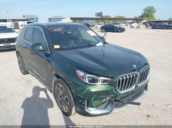 WBX73EF0XS5061083 2025 BMW X1 - Image 1