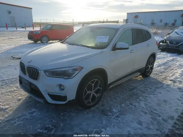 WBXHT3C30G5E47268 2016 BMW X1 - Image 2