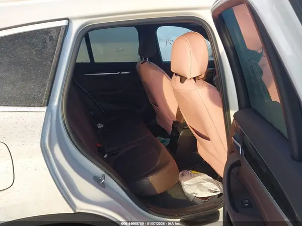 WBXHT3C30G5E47268 2016 BMW X1 - Image 8