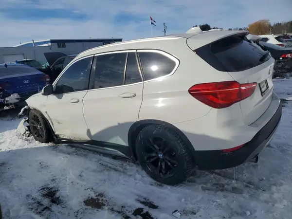 WBXHT3C30G5E49053 2016 BMW X1 - Image 2