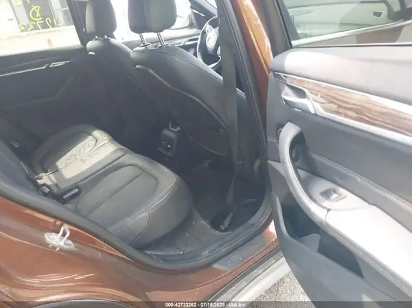 WBXHT3C30G5E51644 2016 BMW X1 - Image 8