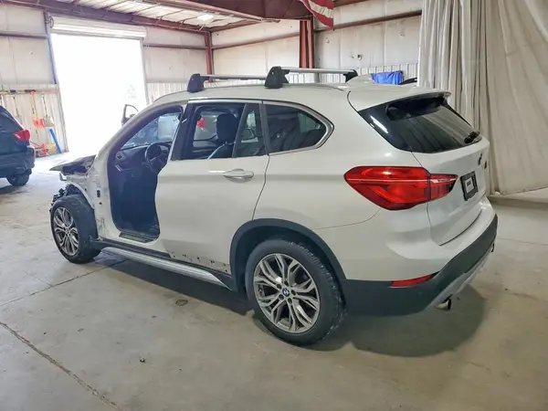 WBXHT3C30G5E52275 2016 BMW X1 - Image 2