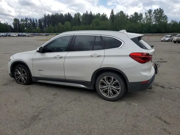 WBXHT3C30G5E54396 2016 BMW X1 - Image 2