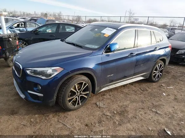 WBXHT3C30G5E55855 2016 BMW X1 - Image 2