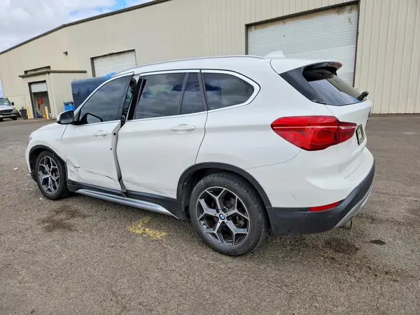 WBXHT3C30GP884608 2016 BMW X1 - Image 2