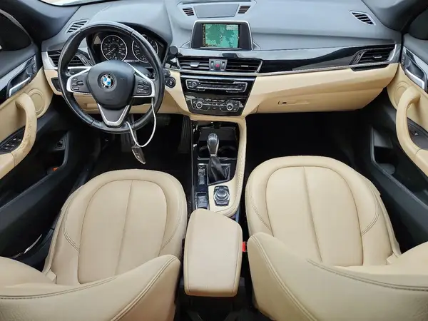 WBXHT3C30GP884608 2016 BMW X1 - Image 8