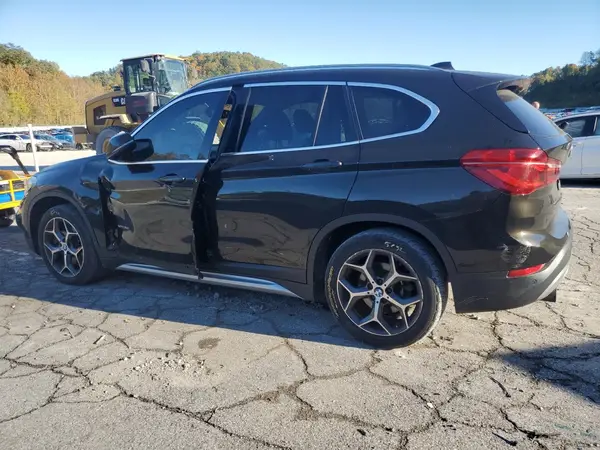 WBXHT3C30GP885354 2016 BMW X1 - Image 2