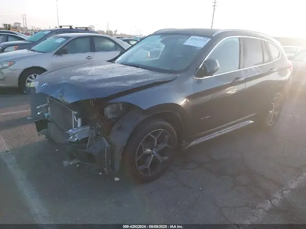 WBXHT3C30GP886679 2016 BMW X1 - Image 2