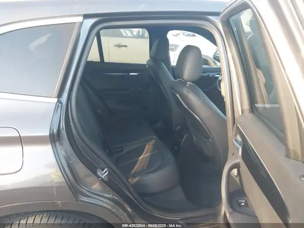 WBXHT3C30GP886679 2016 BMW X1 - Image 8
