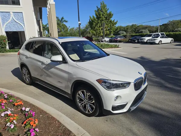 WBXHT3C30GP886830 2016 BMW X1 - Image 1