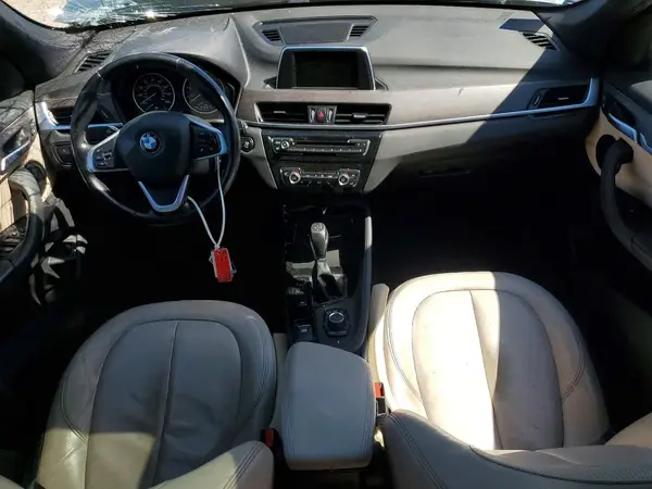 WBXHT3C30GP886939 2016 BMW X1 - Image 8