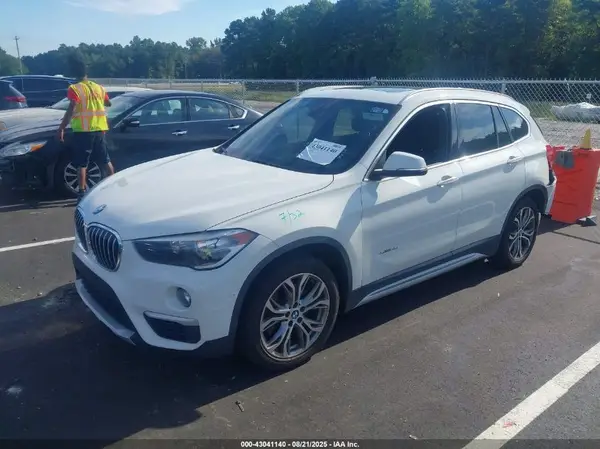 WBXHT3C30GP889176 2016 BMW X1 - Image 2