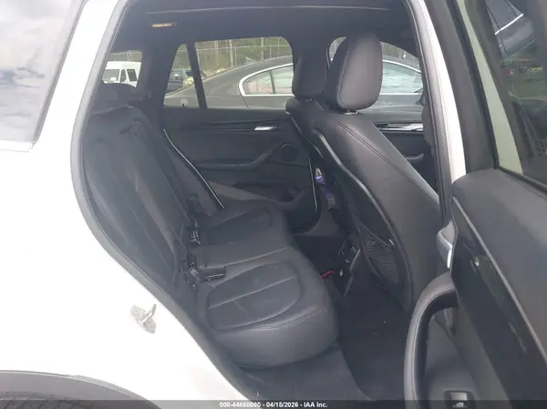 WBXHT3C30GP889825 2016 BMW X1 - Image 8