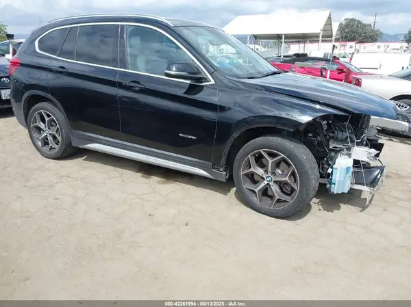 WBXHT3C30H5F67797 2017 BMW X1 - Image 1
