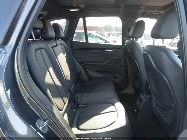 WBXHT3C30H5F71221 2017 BMW X1 - Image 8