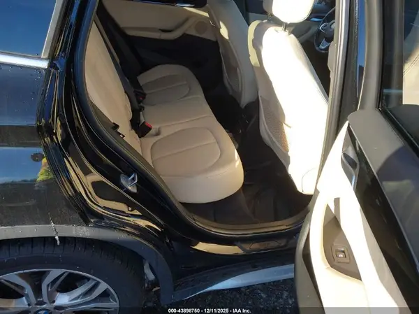 WBXHT3C30H5F71445 2017 BMW X1 - Image 8