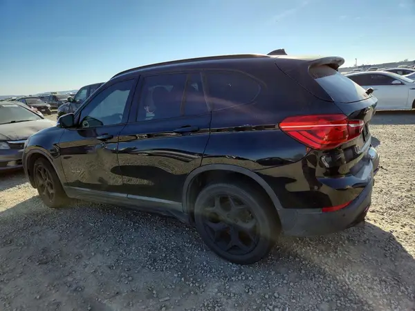 WBXHT3C30H5F71820 2017 BMW X1 - Image 2